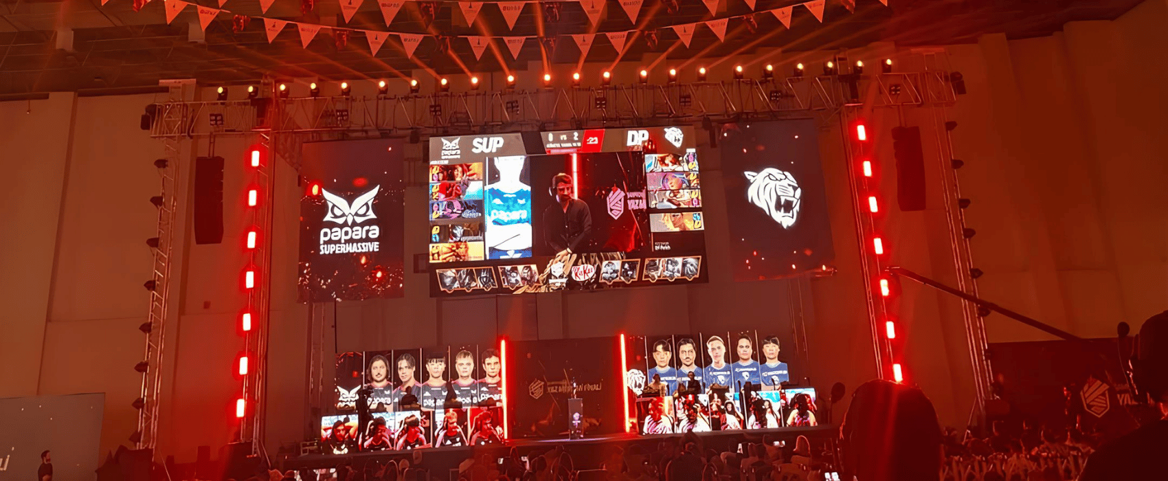 LoL turnuvası ses ve görüntü sistemleri